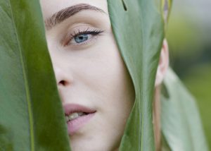 Read more about the article Najnowsze trendy w makijażu permanentnym – skupienie na naturalnym wyglądzie